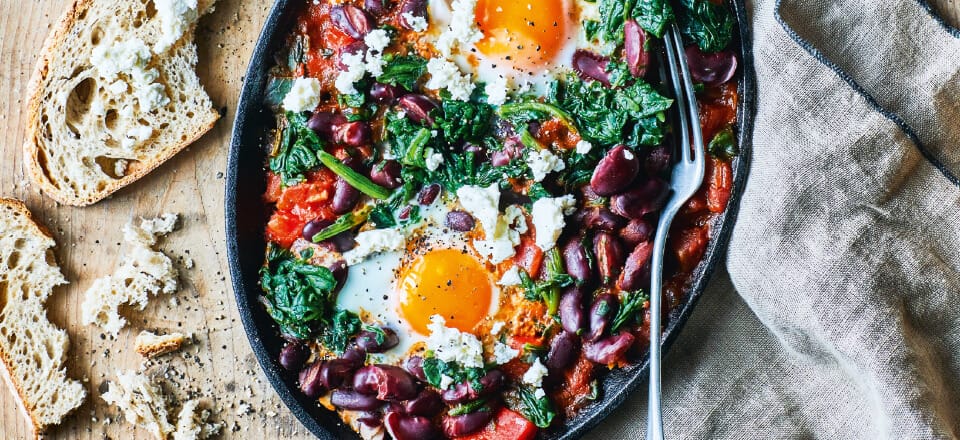 Få bælgfrugter ind i din kostplan: Prøv denne velsmagende Shakshuka - welltica.dk - Vejen til et bedre liv