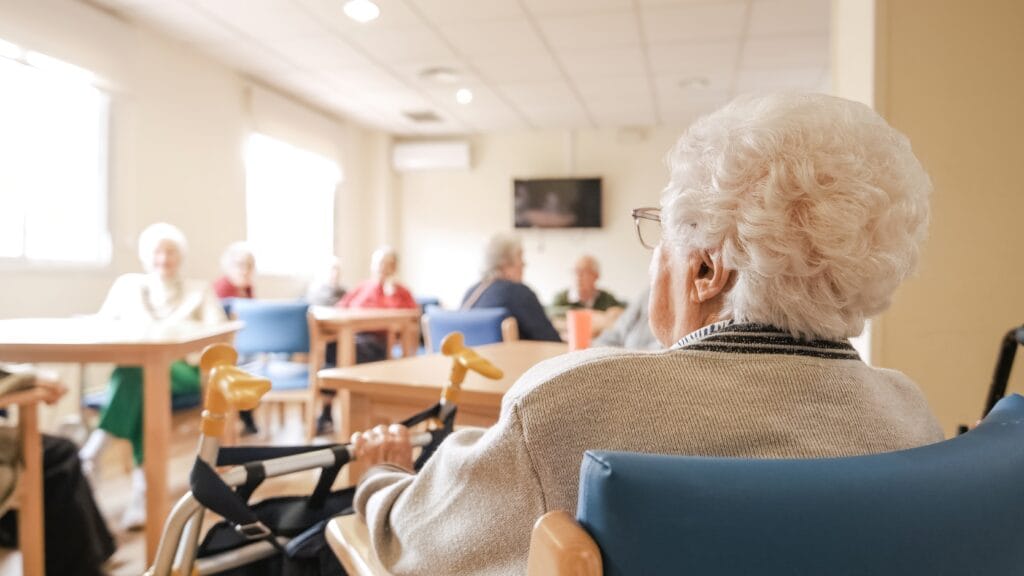 Så mange penge får din bedstemor på plejehjemmet - welltica.dk - Vejen til et bedre liv