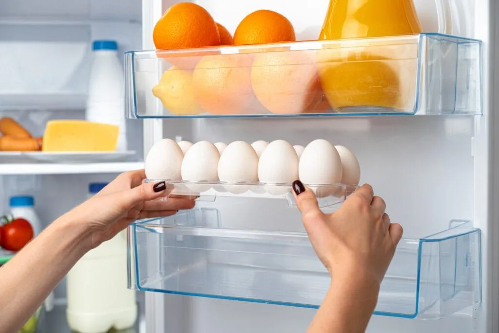 Her bør du opbevare dine æg i køleskabet - og det er ikke i døren! - welltica.dk - Vejen til et bedre liv