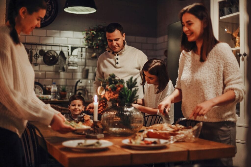 Sådan undgår du, at julemaden bliver siddende på sidebenene år efter år - welltica.dk - Vejen til et bedre liv