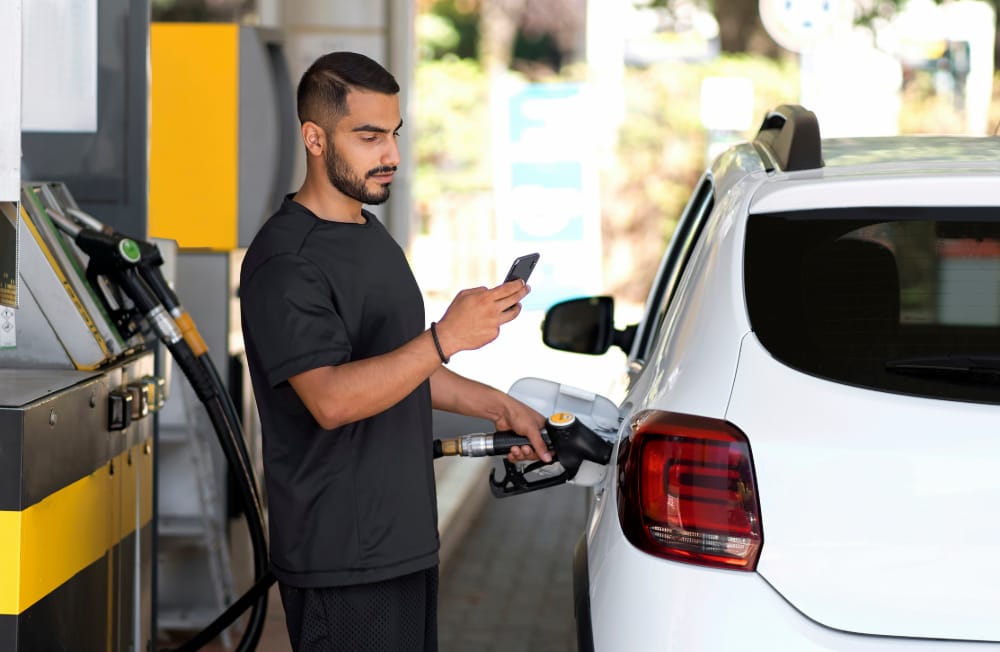 Mobil, tank, bil, benzin, telefon - welltica.dk - Vejen til et bedre liv