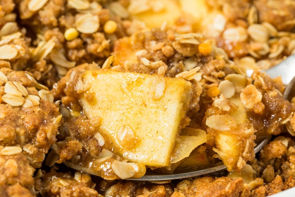 Homemade,Autumn,Apple,Crisp,Cobbler,With,Ice,Cream - welltica.dk - Vejen til et bedre liv