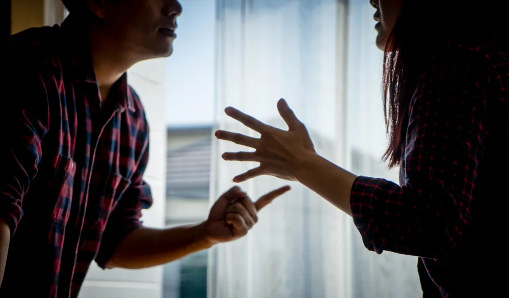 Partner, sur, gift, relation, skænderi - welltica.dk - Vejen til et bedre liv