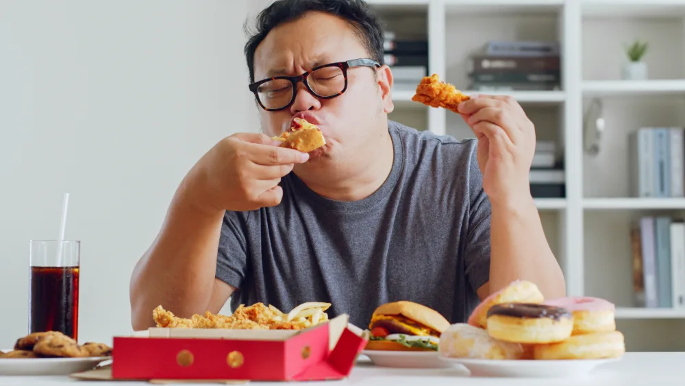 Overspisning, BED, junkfood - welltica.dk - Vejen til et bedre liv