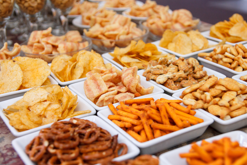 Many,Types,Of,Savoury,Snack,In,White,Dishes - welltica.dk - Vejen til et bedre liv
