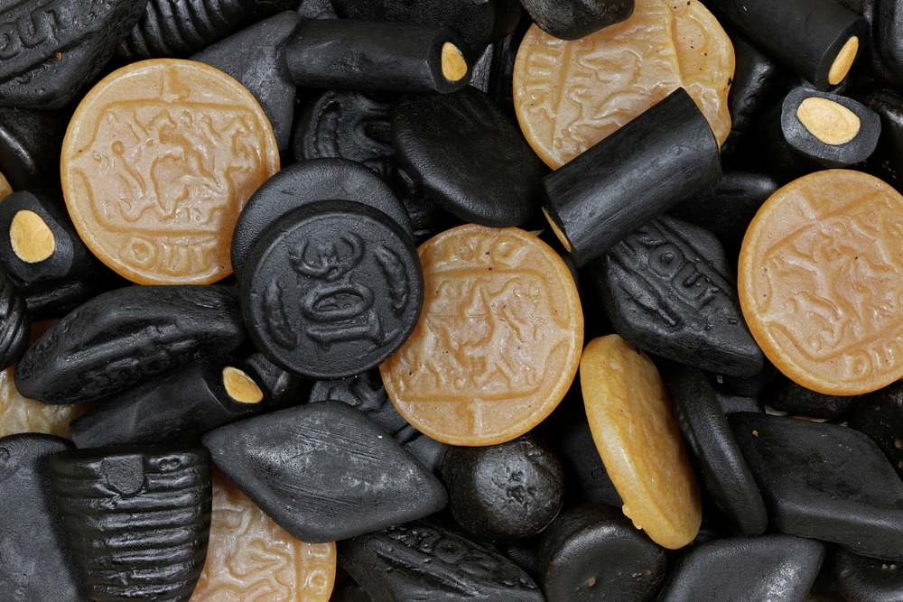Dutch,Licorice,Candies,For,Background,Use,(translation:,Salty,,Doit) - welltica.dk - Vejen til et bedre liv