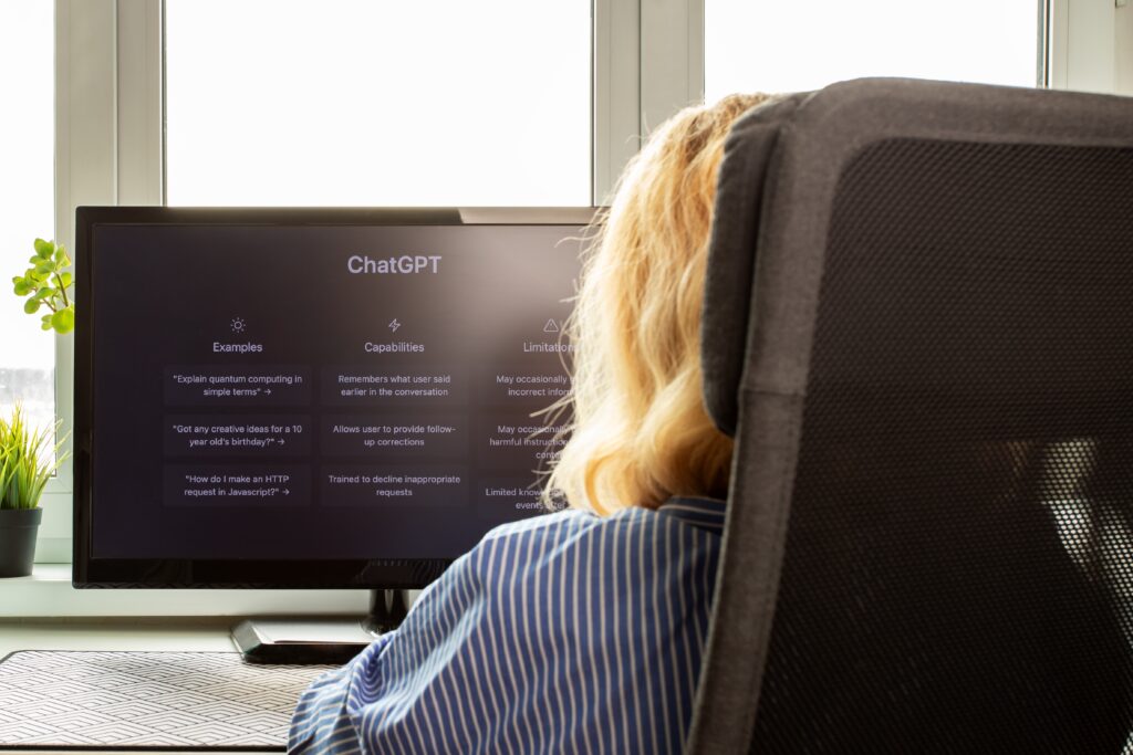 Chatgpt,Interaction,,Woman,On,Computer,,Artificial,Intelligence,,Modern,Communication,,Russia, - welltica.dk - Vejen til et bedre liv