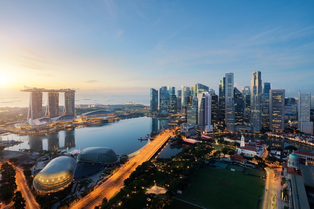 Aerial,View,Of,Singapore,Business,District,And,City,At,Twilight - welltica.dk - Vejen til et bedre liv