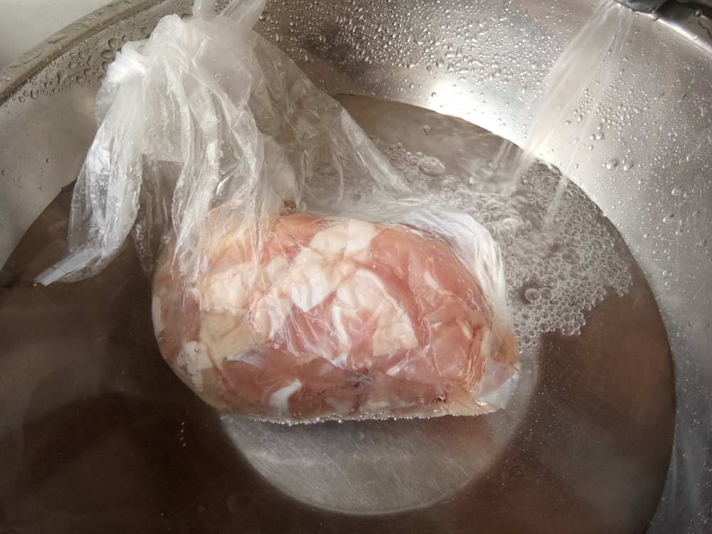 HowToDefrostAFrozenChickenIntoWater - welltica.dk - Vejen til et bedre liv