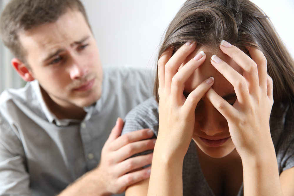 MeetingOfASadWomanAndAFriendOrBoyfriend - welltica.dk - Vejen til et bedre liv