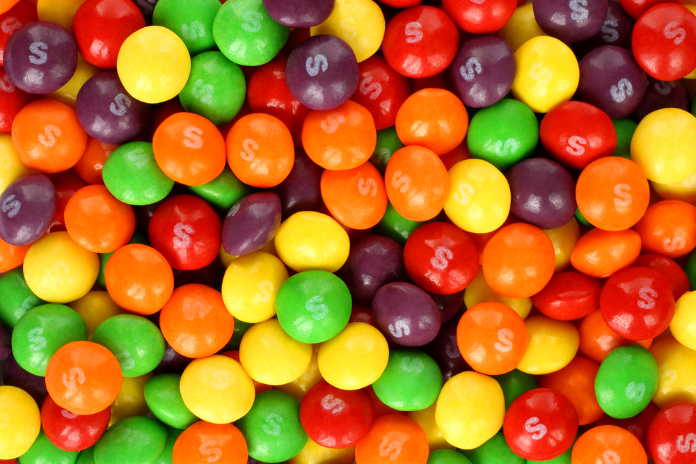 KievUkraine-September222017SkittlesMulticoloredFruitCandies - welltica.dk - Vejen til et bedre liv