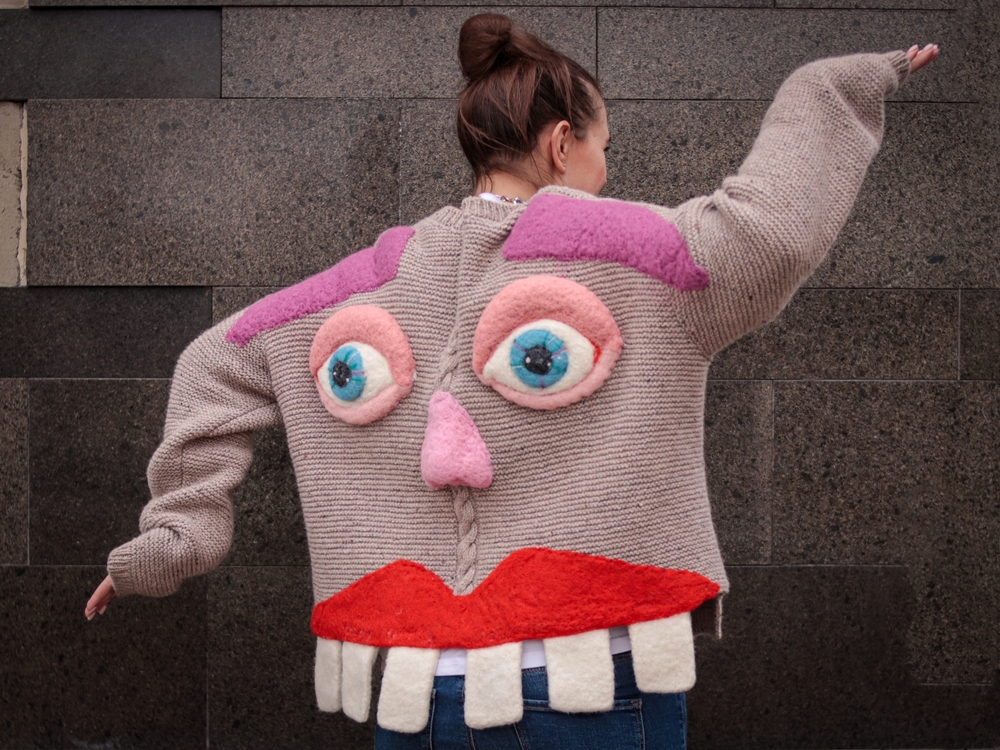 FaceOnKnittedCardiganEyeCardiganCardiganWithEyesWeird - welltica.dk - Vejen til et bedre liv