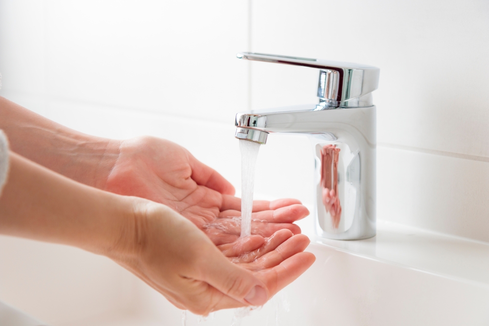 SustainableUseOfNaturalResourcesBannerCleanTapWaterConcept - welltica.dk - Vejen til et bedre liv