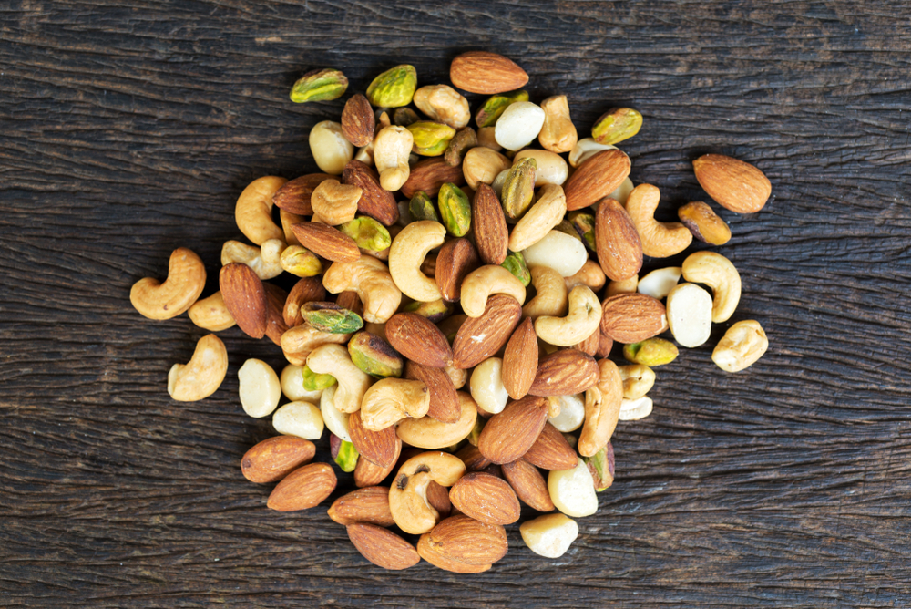 HealthyFoodAndSnackGroupOfMixedNutsOn - welltica.dk - Vejen til et bedre liv