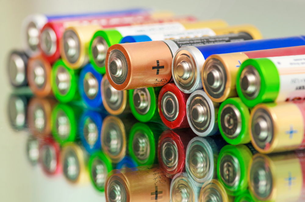 CloseupOfPileOfUsedAlkalineBatteriesCloseUpColorful - welltica.dk - Vejen til et bedre liv