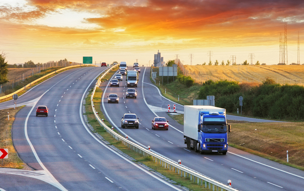 HighwayTransportationWithCarsAndTruck - welltica.dk - Vejen til et bedre liv
