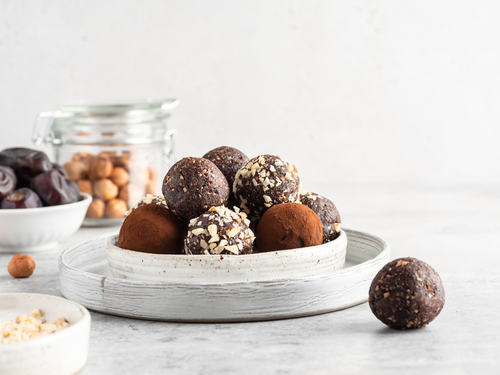EnergyBallsHealthyRawDessertblissBallsVegetarianTrufflesSugar - welltica.dk - Vejen til et bedre liv