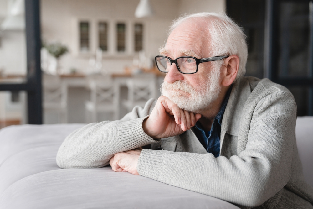 SadTiredIllSickLonelyDisappointedCaucasianOldElderlySenior - welltica.dk - Vejen til et bedre liv