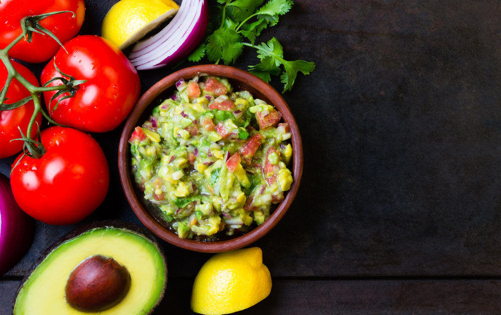 Guacamole-LatinAmericanSauceAndIngredientsavocadoTomatoesOnion - welltica.dk - Vejen til et bedre liv