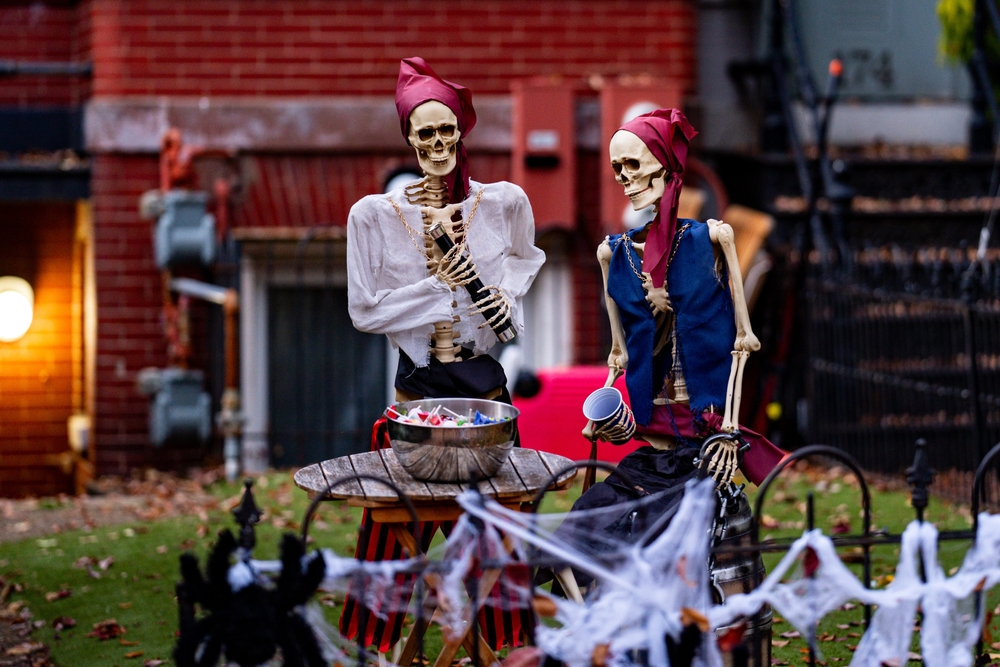 HalloweenCelebrationHalloweenPumpkinAndSkeletonForDecoratedHouseScary - welltica.dk - Vejen til et bedre liv