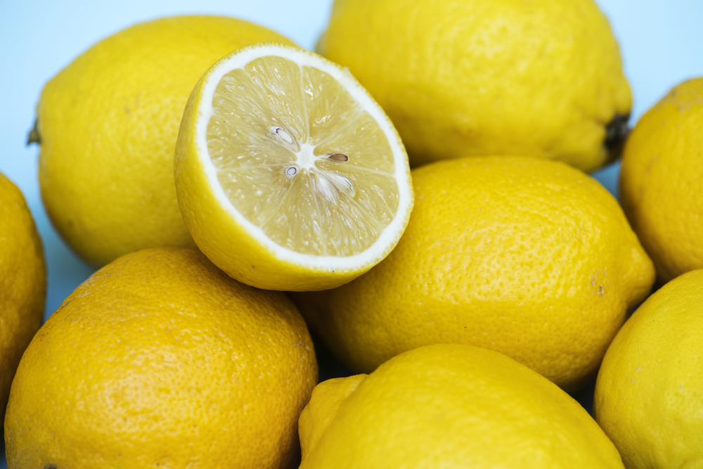CloseupOfFreshLemon - welltica.dk - Vejen til et bedre liv